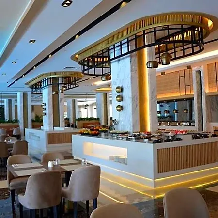 Отель Sunland 5*